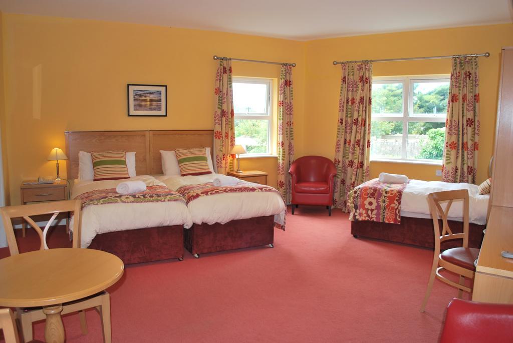 West View Accomodation Only Louisburgh Chambre photo